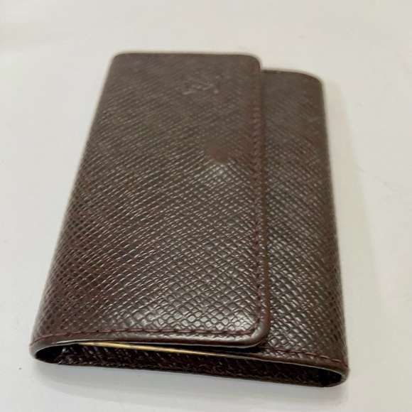 Louis Vuitton Brown Taiga Leather 6-Hooks Key Case - Picture 6 of 12